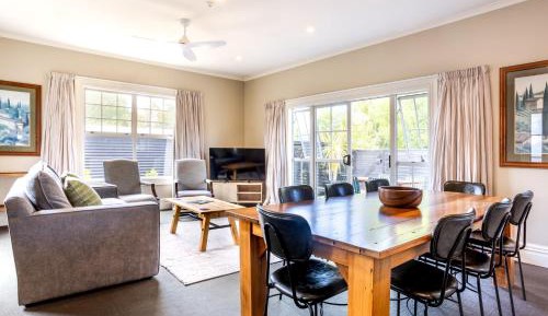 Park Suite 6 - Boardroom Suite