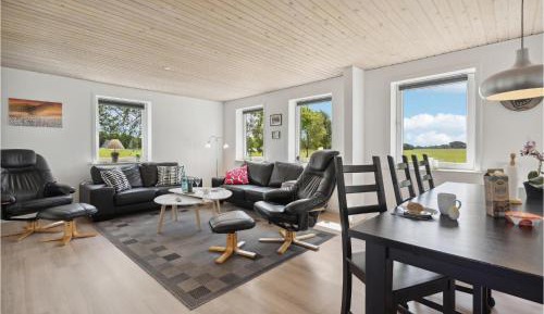 Three-Bedroom Vacation Home 