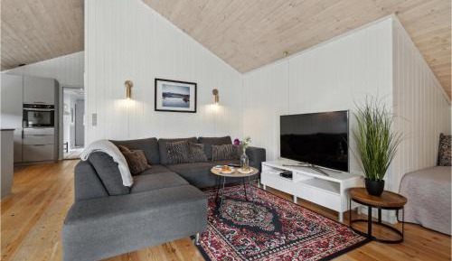 Three-Bedroom Vacation Home 