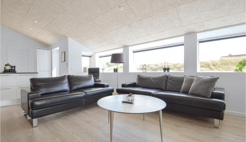 Three-Bedroom Vacation Home 