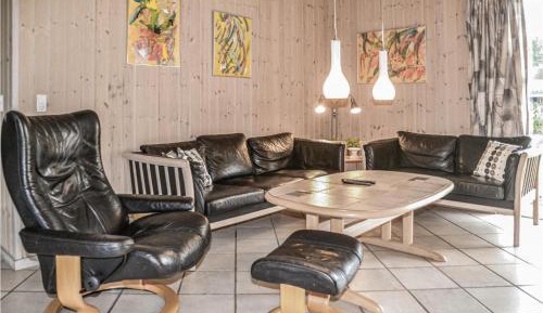 Five-Bedroom Holiday Home
