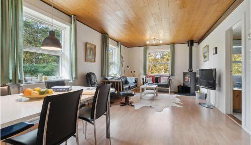 Three-Bedroom Vacation Home 