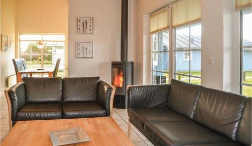 Three-Bedroom Vacation Home 
