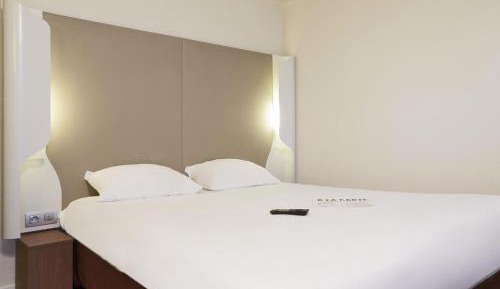 Standard Room - 1 Double Bed