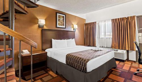 King Suite with Garden Tub