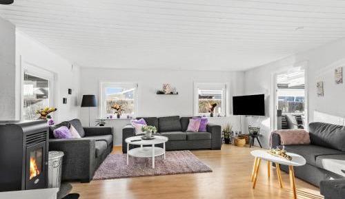 Three-Bedroom Vacation Home 