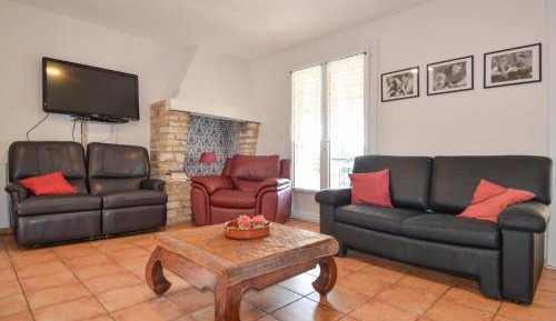 Three-Bedroom Vacation Home 