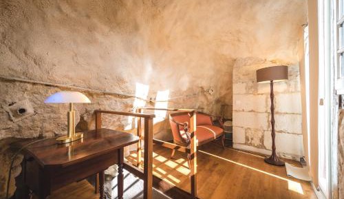 Double Room with Pool View - Cave