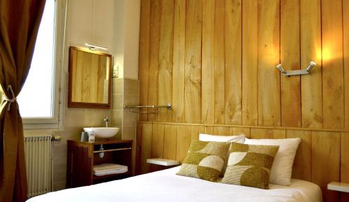 Standard Double Room with Shared Bathroom