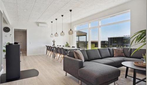 Six-Bedroom Holiday Home