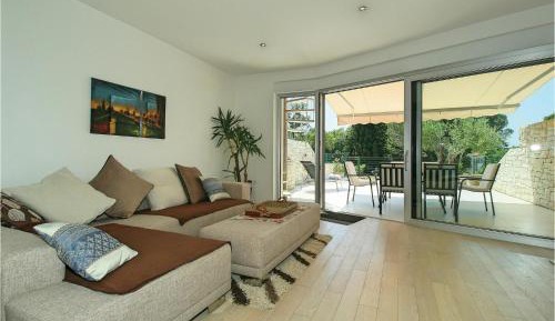 Three-Bedroom Vacation Home 