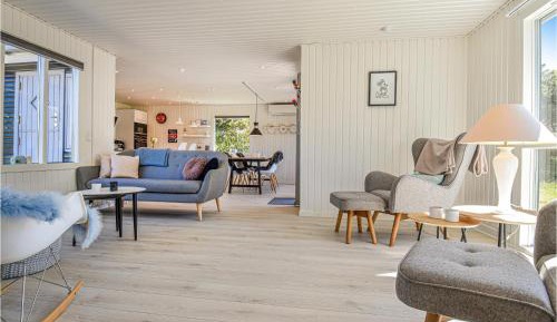 Three-Bedroom Vacation Home 