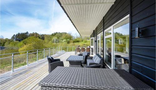 Three-Bedroom Vacation Home 