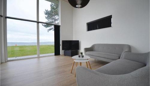Three-Bedroom Vacation Home 