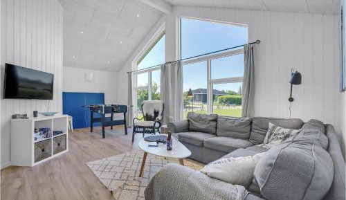 Five-Bedroom Holiday Home