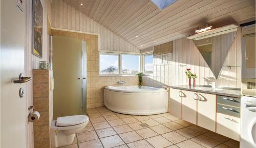 Three-Bedroom Vacation Home 