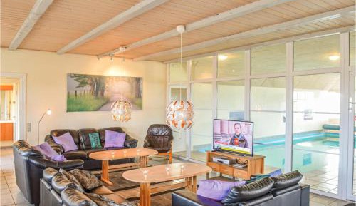 Seven-Bedroom Holiday Home