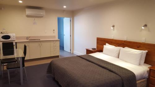 Executive King Studio with Spa Bath