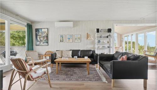 Three-Bedroom Vacation Home 