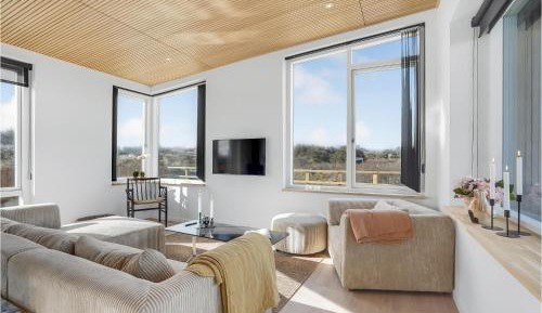 Three-Bedroom Vacation Home 