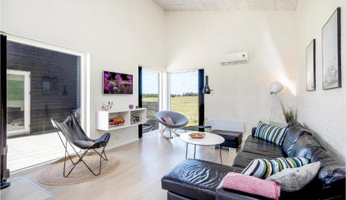Three-Bedroom Vacation Home 