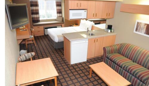 Queen Suite - Non-Smoking