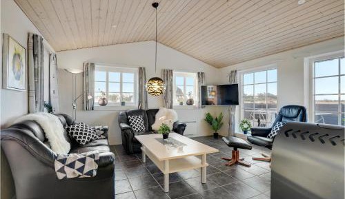 Five-Bedroom Holiday Home