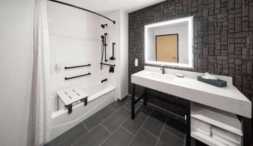 King Room - Mobility Access/Non-Smoking