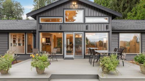 Three-Bedroom Vacation Home 