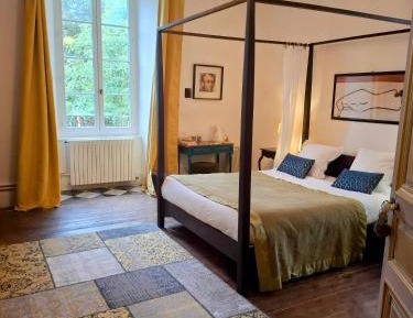 Deluxe King Room - Non-Smoking