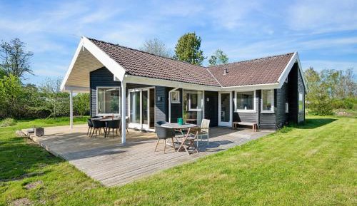 Three-Bedroom Vacation Home 