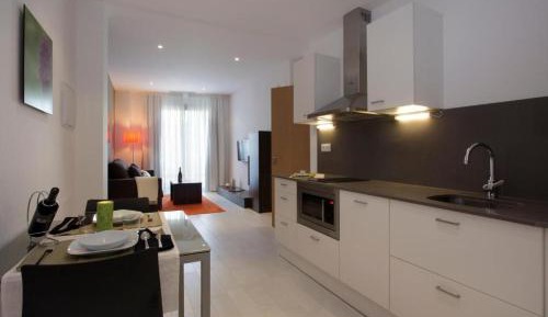 Deluxe Two-Bedroom Apartment with Balcony