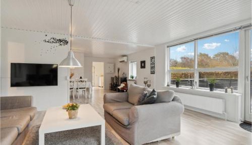 Three-Bedroom Vacation Home 