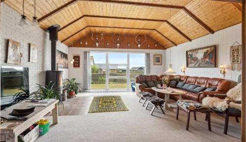 Three-Bedroom Vacation Home 