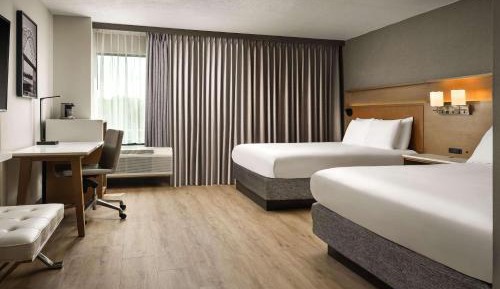 Queen Room with Two Queen Beds - Accessible/Non-Smoking 