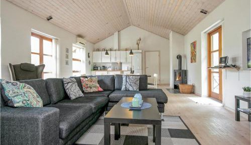 Three-Bedroom Vacation Home 