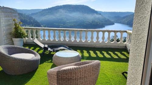 Family Room with Lake View