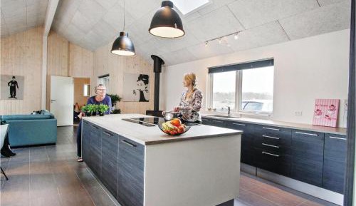 Eleven-Bedroom Holiday home