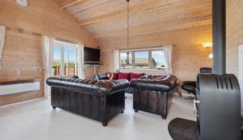 Three-Bedroom Vacation Home 