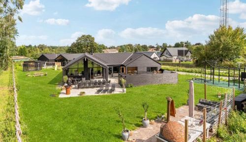 Five-Bedroom Holiday Home