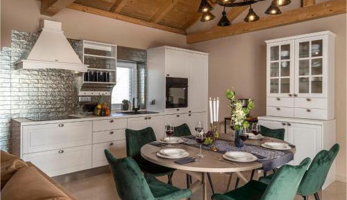 Three-Bedroom Vacation Home 