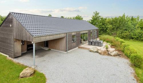 Three-Bedroom Vacation Home 