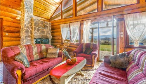 Three-Bedroom Vacation Home 