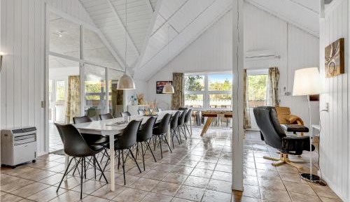 Five-Bedroom Holiday Home