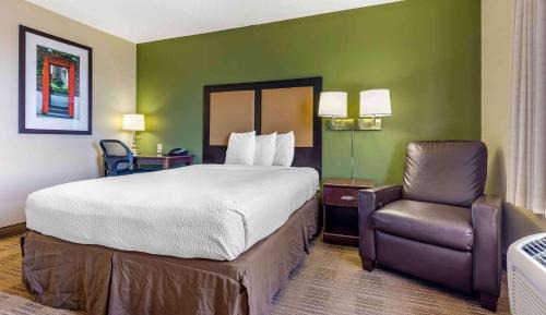Queen studio with 1 Queen Bed - Disability Access/Non-Smoking