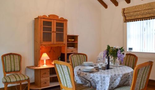 One-Bedroom Holiday Home