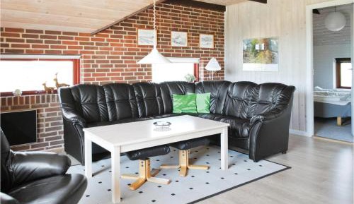 Three-Bedroom Vacation Home 