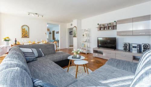 Three-Bedroom Vacation Home 