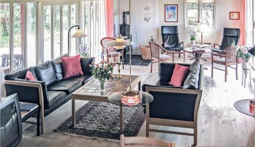Three-Bedroom Vacation Home 