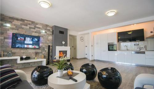 Three-Bedroom Vacation Home 